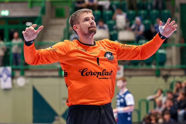 11.12.2025, Handball, HBL, Bergischer HC - ThSV Eisenach, Unihalle Wuppertal: Torhüter Christopher Rudeck (BHC 01) jubelnd auf dem Spielfeld Nordrhein-Westfalen Deutschland