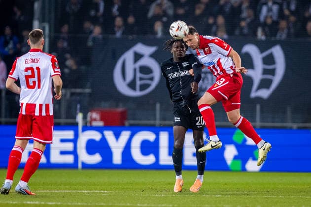 STURM GRAZ - CRVENA ZVEZDA Seedy Jatta of Sturm and Milos Veljkovic of Crvena Zvezda during the league phase of UEFA Europa league football match between SK Sturm Graz and FK Crvena Zvezda Belgrade. Graz, Austria, December 11, 2025. Photo by Branislav Racko Copyright: xx 080A3573