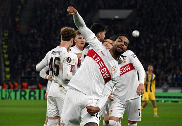 11.12.2025, xsltx, Fussball UEFA Europa League, VfB Stuttgart - Maccabi Tel Aviv v.l. Lorenz Assigon (VfB Stuttgart) celebrate the goal, Der Torjubel zum 1:0 Stuttgart
