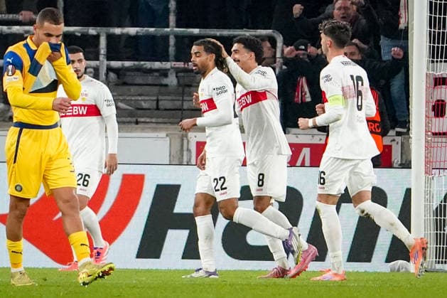 Fussball UEFA Europa League 2025 26, 6. Spieltag - VfB Stuttgart vs Maccabi Tel Aviv FC - Arena Stuttgart (Deutschland): Tor und Torjubel zum 1:0 durch Lorenz Assignon (VfB Stuttgart, 22) Freude, Emotionen, Jubel Stuttgart Baden-Württemberg Deutschland Copyright: xJOERANxSTEINSIEKx