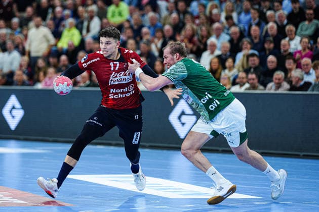 Marco Grgic (SG Flensburg-Handewitt, 17), Max Darj (Fuechse Berlin, 05) GER, SG Flensburg-Handewitt vs. Fuechse Berlin, Handball, Bundesliga, Spieltag 16, Saison 2026 2026, 11.12.2025 GER, SG Flensburg-Handewitt vs. Fuechse Berlin, Handball, Bundesliga, Spieltag 16, Saison 2026 2026, 11.12.2025 Flensburg Copyright: xEibner-Pressefoto MarcelxvonxFehrnx EP_MFN
