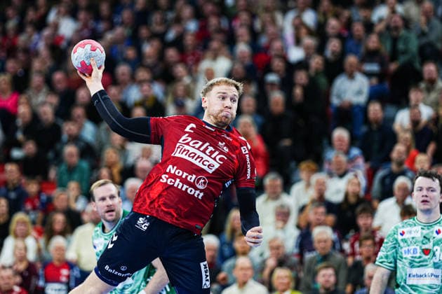 Wurf Tor Simon Pytlick (SG Flensburg-Handewitt, 02) GER, SG Flensburg-Handewitt vs. Fuechse Berlin, Handball, Bundesliga, Spieltag 16, Saison 2026 2026, 11.12.2025 GER, SG Flensburg-Handewitt vs. Fuechse Berlin, Handball, Bundesliga, Spieltag 16, Saison 2026 2026, 11.12.2025 Flensburg Copyright: xEibner-Pressefoto MarcelxvonxFehrnx EP_MFN