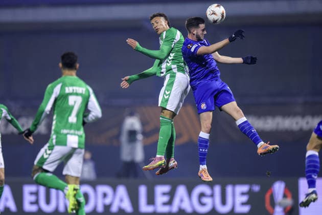 GNK Dinamo v Real Betis Balompie - UEFA Europa League 2025 26 League Phase MD6 Nelson Deossa o Real Betis and Marko Soldo of Dinamo in action during the UEFA Europa League 2025 26 League Phase MD6 match between GNK Dinamo and Real Betis Balompie at Stadion Maksimir on December 11, 2025 in Zagreb, Croatia.  SanjinxStrukic PIXSELL