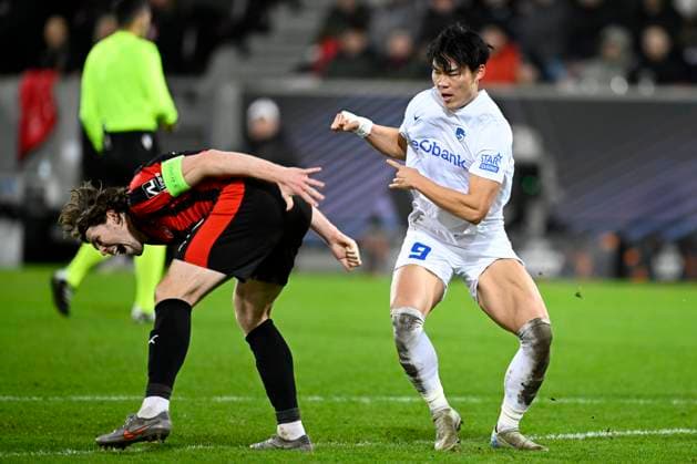 Midtjylland v KRC Genk - UEFA Europa League MIDTJYLLAND, DENMARK - DECEMBER 11 : Bech Mads defender of Midtjylland and Oh Hyeon-Gyu forward of KRC Genk during the UEFA Europa League 2025 26 League Phase MD6 match between Midtjylland and KRC Genk on December 11, 2025 in Midtjylland, Denmark, 11 12 2025 Midtjylland Denmark  Copyright: xTomasxSiskx