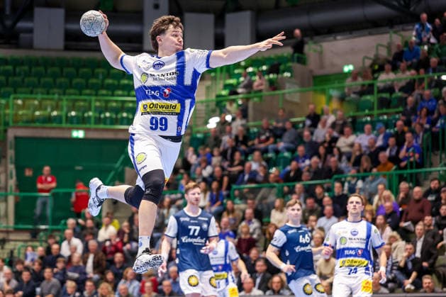 11.12.2025, Handball, HBL, Bergischer HC - ThSV Eisenach, Unihalle Wuppertal: Tillmann Leu (Eisenach 99) wirft auf das Tor Nordrhein-Westfalen Deutschland