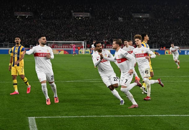 11.12.2025, xsltx, Fussball UEFA Europa League, VfB Stuttgart - Maccabi Tel Aviv v.l. Maximilian Mittelstädt (VfB Stuttgart) celebrate the goal, Der Torjubel zum 3:0 Stuttgart