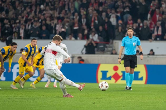 Tor zum 3:0 durch Maximilian Mittelstaedt (VfB Stuttgart, 07), Elfmeter, Strafstross nach Handspiel. GER, VfB Stuttgart vs. Maccabi Tel Aviv, Fussball, UEFA Europa League, Herren, 6. Spieltag, Spielzeit 2025 2026, 11.12.2025, GER, VfB Stuttgart vs. Maccabi Tel Aviv, Fussball, UEFA Europa League, Herren, 6. Spieltag, Spielzeit 2025 2026, 11.12.2025 Stuttgart Copyright: xEibner-Pressefoto WolfgangxFrankx EP_WFK