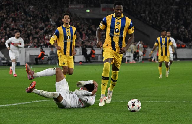 11.12.2025, xsltx, Fussball UEFA Europa League, VfB Stuttgart - Maccabi Tel Aviv v.l. Tiago Tomas (VfB Stuttgart), Mohamed Camara (Maccabi Tel Aviv) Stuttgart