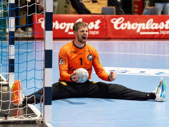 Christopher Rudeck (Bergischer HC, 01) jubelt und freut sich nach seiner Parade Bergischer HC vs. ThSV Eisenach, Handball, 1. Bundesliga, 16. Spieltag, Saison 2025 2026, 11.12.2025 Bergischer HC vs. ThSV Eisenach, Handball, 1. Bundesliga, 16. Spieltag, Saison 2025 2026, 11.12.2025 Wuppertal Copyright: xEibner-Pressefoto DamianxKruczynx EP_DKI