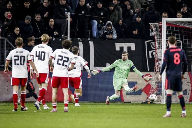 UTRECHT - Arnaud Kalimuendo of Nottingham Forest scores the 0-1 during the UEFA Europa League match between FC Utrecht and Nottingham Forest at Galgenwaard Stadium on December 11, 2025, in Utrecht, Netherlands. ANP ROBIN VAN LONKHUIJSEN UEFA Europa League matchday 6 2025-2026 xVIxANPxSportx xxANPxIVx 544599135 originalFilename: 544599135.jpg