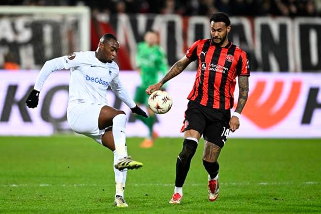 Midtjylland v KRC Genk - UEFA Europa League MIDTJYLLAND, DENMARK - DECEMBER 11 : Sadick Mujaid defender of KRC Genk and Brumado Junior forward of Midtjylland during the UEFA Europa League 2025 26 League Phase MD6 match between Midtjylland and KRC Genk on December 11, 2025 in Midtjylland, Denmark, 11 12 2025 Midtjylland Denmark  Copyright: xTomasxSiskx