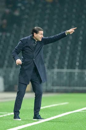 Schweiz: UEFA Europa League 2025 26, BSC Young Boys vs LOSC Lille - Stadion Wankdorf, Bern: head coach Gerardo Seoane (Young Boys) Bern Stadion Wankdorf Bern Schweiz Copyright: xKjetilxWaberx