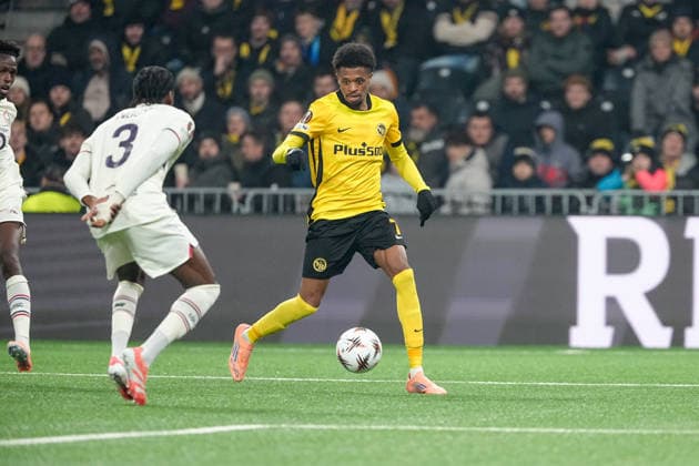 Schweiz: UEFA Europa League 2025 26, BSC Young Boys vs LOSC Lille - Stadion Wankdorf, Bern: Alan Virginius (7 Young Boys) mit dem Pass zu Darian Males (39 Young Boys) welcher das 1:0 erzielt Bern Stadion Wankdorf Bern Schweiz Copyright: xKjetilxWaberx
