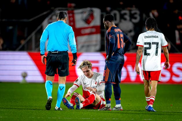 FC Utrecht defender Matisse Didden gets injured during the match FC Utrecht vs Nottingham Forest FC at the Stadium de Galgenwaard for the Europa League - League phase - Matchday 6 season 2025-2026 in UTRECHT, Netherlands on 11 december 2025, (photo by Marcel van Dorst EYE4images DeFodi Images)