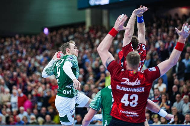 Wurf Tor Mathias Gidsel (Fuechse Berlin, 19) GER, SG Flensburg-Handewitt vs. Fuechse Berlin, Handball, Bundesliga, Spieltag 16, Saison 2026 2026, 11.12.2025 GER, SG Flensburg-Handewitt vs. Fuechse Berlin, Handball, Bundesliga, Spieltag 16, Saison 2026 2026, 11.12.2025 Flensburg Copyright: xEibner-Pressefoto MarcelxvonxFehrnx EP_MFN
