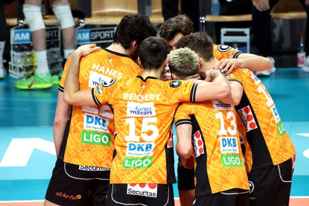 DEU, Championsleague, BR Volleys vs. Las Palmas, 11.12.2025, Max-Schmeling-Halle, Berlin, DEU, Championsleague, BR Volleys vs. Las Palmas, im Bild BR Volleys-Spielerkreis