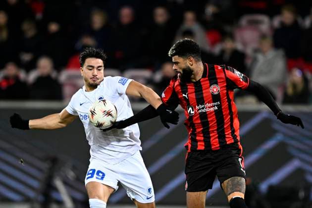 Midtjylland v KRC Genk - UEFA Europa League MIDTJYLLAND, DENMARK - DECEMBER 11 : Erabi Jusef forward of KRC Genk and Billing Philip midfielder of Midtjylland during the UEFA Europa League 2025 26 League Phase MD6 match between Midtjylland and KRC Genk on December 11, 2025 in Midtjylland, Denmark, 11 12 2025 Midtjylland Denmark  Copyright: xTomasxSiskx