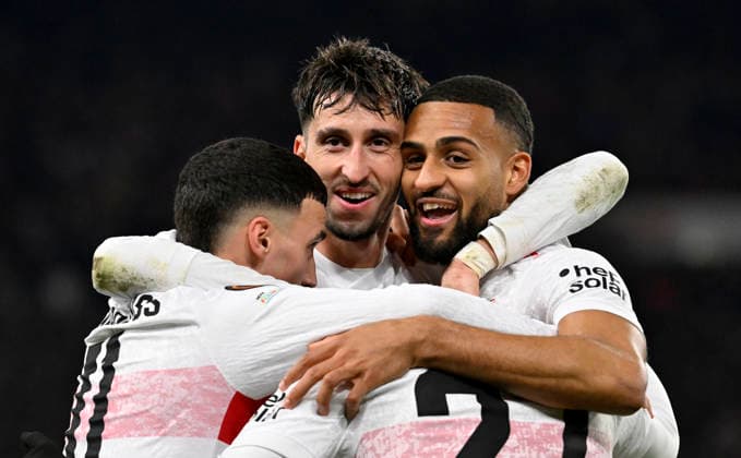 TOR zum 4:1 Josha Vagnoman VfB Stuttgart (04) Torjubel Bilal El Khannouss VfB Stuttgart (11) Badredine Bouanani VfB Stuttgart (27) Atakan Karazor VfB Stuttgart (16) VfB Stuttgart vs Maccabi Tel-Aviv FC EUROPA LEAGUE EL 11.12.2025 DFL REGULATIONS PROHIBIT ANY USE OF PHOTOGRAPHS AS IMAGE SEQUENCES AND OR QUASI-VIDEO VfB Stuttgart vs Maccabi Tel-Aviv FC EUROPA LEAGUE EL