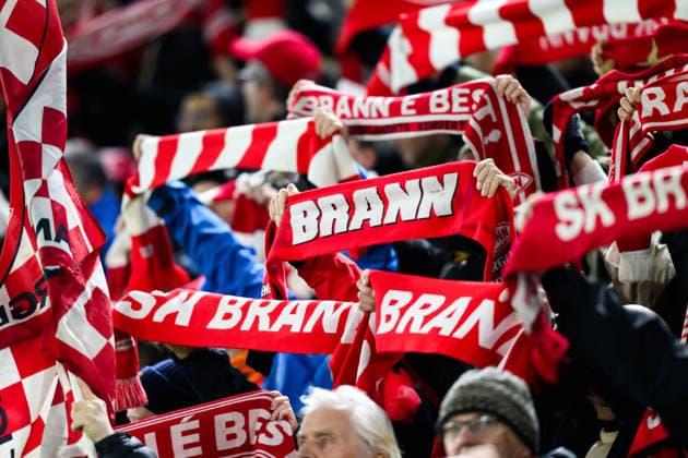 251211 Fans of Brann ahead of the UEFA Europa League football match between Brann and Fenerbache on December 11, 2025 in Bergen. Photo: Marius Simensen BILDBYRAN COP 238 MM0053 bbeng fotboll football soccer fotball uefa europa league brann fenerbache publik Copyright: MARIUSxSIMENSEN BB251211ZT009