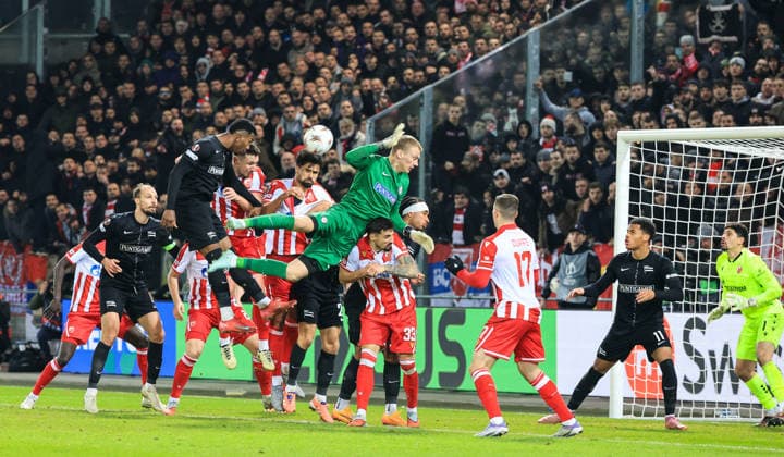 SOCCER - UEFA EL, Sturm vs Red Star GRAZ,AUSTRIA,11.DEC.25 - SOCCER - UEFA Europa League, SK Sturm Graz vs Red Star Belgrade. Image shows Jon Gorenc-Stankovic , Jeyland Mitchell, Oliver Christensen (Sturm), Bruno Duarte (Red Star), Axel Kayombo (Sturm) and Matheus Magalhaes (Red Star).  GEPAxpictures xWolfgangxGrebien