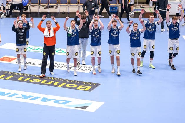 11.12.2025, Handball, HBL, Bergischer HC - ThSV Eisenach, Unihalle Wuppertal: Abschlussjubel nach dem 27:26 Sieg für den BHC Nordrhein-Westfalen Deutschland