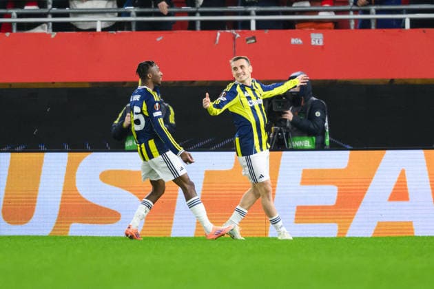 251211 Kerem AktürkoÄülu of Fenerbahce celebrates after 0-1 during the UEFA Europa League football match between Brann and Fenerbache on December 11, 2025 in Bergen. Photo: Marius Simensen BILDBYRAN COP 238 MM0053 bbeng fotboll football soccer fotball uefa europa league brann fenerbache jubel Copyright: MARIUSxSIMENSEN BB251211ZM016