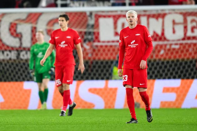 251211 Thore Pedersen of Brann looks dejected during the UEFA Europa League football match between Brann and Fenerbache on December 11, 2025 in Bergen. Photo: Marius Simensen BILDBYRAN COP 238 MM0053 bbeng fotboll football soccer fotball uefa europa league brann fenerbache depp Copyright: MARIUSxSIMENSEN BB251211ZR019