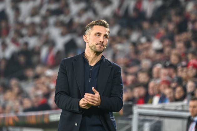 Kai Hesse (FC Red Bull Salzburg, Co-Trainer) mit Emotion. GER, SC Freiburg - FC Salzburg, Fussball, Europa League, 6. Spieltag, Saison 2025 2026, 11.12.2025 GER, SC Freiburg - FC Salzburg, Fussball, Europa League, 6. Spieltag, Saison 2025 2026, 11.12.2025 Freiburg Copyright: xEibner-Pressefoto ThomasxHessx EP_THS