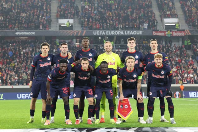 11.12.2025, xrekx, Fussball UEFA Europa League, SC Freiburg - RB Salzburg v.l. Mannschaftsfoto RB Salzburg (DFL DFB REGULATIONS PROHIBIT ANY USE OF PHOTOGRAPHS as IMAGE SEQUENCES and or QUASI-VIDEO) Freiburg