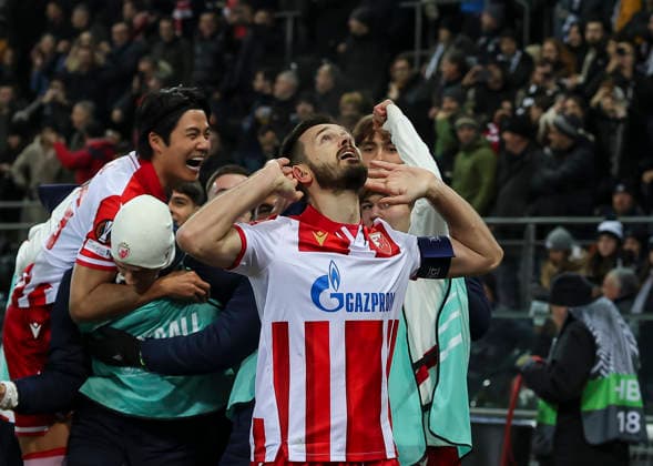 Sturm v Crvena Zvezda, UEFA Europa League, League phase, Matchday 6, season 2025 2026 Mirko Ivanic (C) of Crvena Zvezda celebrates after scoring a goal during the UEFA Europa League football match between Sturm Graz and Crvena Zvezda (Red Star) at Stadion Graz Liebenau on December 11. 2025. in Graz, Austria. Graz Austria Copyright: xPedjaxMilosavljevic STARSPORTx