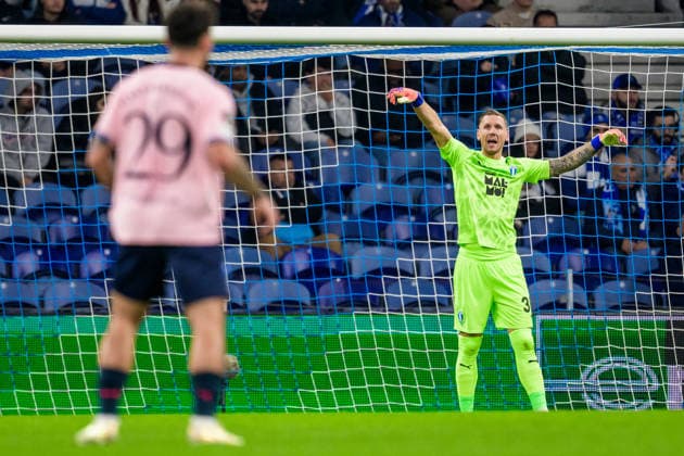 251211 Goalkeeper Robin Olsen of Malmö FF during the Europa League football match between Porto and Malmö FF on December 11, 2025 in Porto. Photo: Ludvig Thunman BILDBYRAN kod LT LT0761 fotboll football soccer fotball uefa europa league europa league porto malmö ff bbeng Copyright: LUDVIGxTHUNMAN BB251211LT066