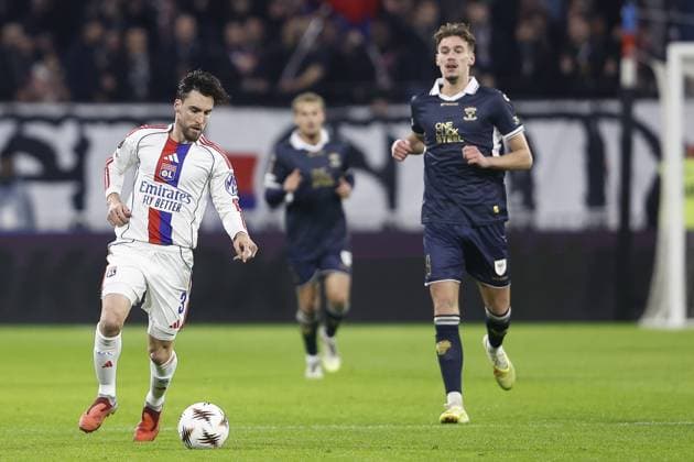 LYON , 17-11-2025 , Groupama Stadium , season 2025 2026 , UEFA Europa League League phase . match between Olympique Lyon and Go Ahead Eagles, Picture shows Olympique Lyonnais player Nicolas Tagliafico , Eagles player Milan Smit Olympique Lyon - Go Ahead Eagles  x200123709x Copyright: