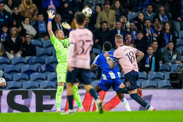 251211 goalkeeper Robin Olsen of Malmö FF during the Europa League football match between Porto and Malmö FF on December 11, 2025 in Porto. Photo: Ludvig Thunman BILDBYRAN kod LT LT0761 fotboll football soccer fotball uefa europa league europa league porto malmö ff bbeng Copyright: LUDVIGxTHUNMAN BB251211LT068