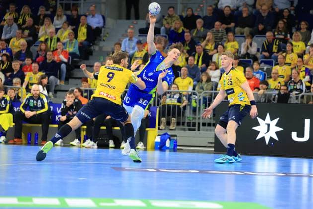 RECORD DATE NOT STATED Szene mit Ole Pregler (23; VfL Gummersbach), Haukur Thrastarson (25; Rhein Neckar Löwen), Mike Jensen (20; Rhein Neckar Löwen) und Patrick Jahnke (996; Rhein Neckar Löwen) Szene mit Ole Pregler (23; VfL Gummersbach) und Haukur Thrastarson (25; Rhein Neckar Löwen)