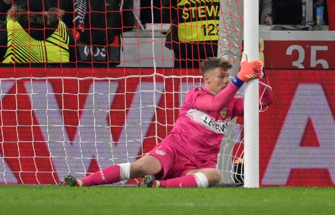 Torwart Alexander Nuebel VfB Stuttgart (33) haengt an Pfosten VfB Stuttgart vs Maccabi Tel-Aviv FC EUROPA LEAGUE EL 11.12.2025 DFL REGULATIONS PROHIBIT ANY USE OF PHOTOGRAPHS AS IMAGE SEQUENCES AND OR QUASI-VIDEO VfB Stuttgart vs Maccabi Tel-Aviv FC EUROPA LEAGUE EL