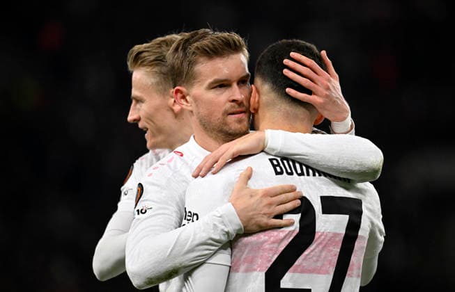 TOR zum 4:1 Josha Vagnoman VfB Stuttgart (04) (nicht im Bild) Torjubel Badredine Bouanani VfB Stuttgart (27) Maximilian Mittelstaedt VfB Stuttgart (07) Chris Fuehrich VfB Stuttgart (10) VfB Stuttgart vs Maccabi Tel-Aviv FC EUROPA LEAGUE EL 11.12.2025 DFL REGULATIONS PROHIBIT ANY USE OF PHOTOGRAPHS AS IMAGE SEQUENCES AND OR QUASI-VIDEO VfB Stuttgart vs Maccabi Tel-Aviv FC EUROPA LEAGUE EL