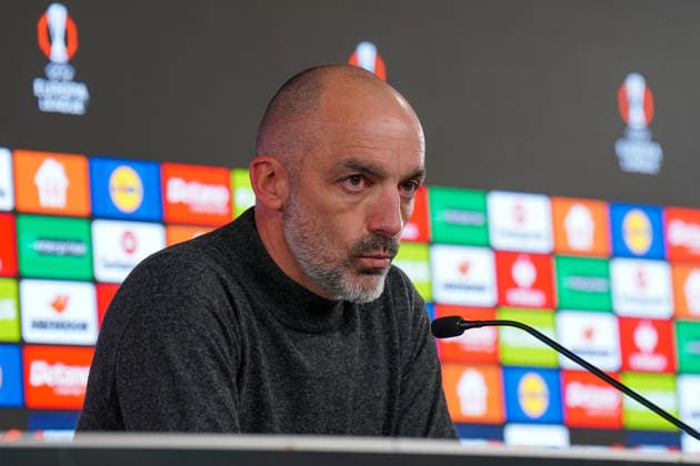 Fussball UEFA Europa League 2025 26, 6. Spieltag - VfB Stuttgart vs Maccabi Tel Aviv FC - Arena Stuttgart (Deutschland): Å½arko LazetiÄ‡ Zarko Lazetic (Trainer, Maccabi Tel Aviv) Pressekonferenz, Medien Copyright: xJOERANxSTEINSIEKx