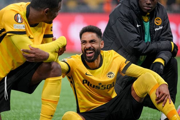Schweiz: UEFA Europa League 2025 26, BSC Young Boys vs LOSC Lille - Stadion Wankdorf, Bern: Saidy Janko (17 Young Boys) nach dem Sieg gegen LOSC Lille Bern Stadion Wankdorf Bern Schweiz Copyright: xKjetilxWaberx