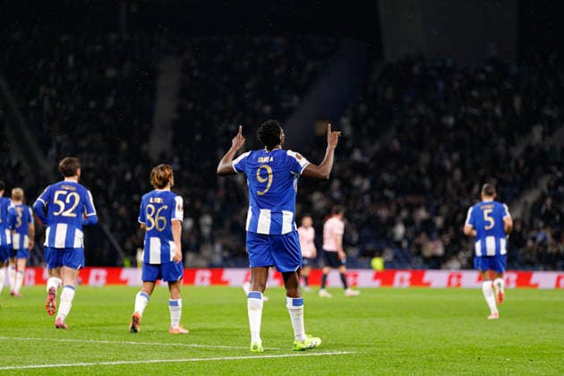 Samu Aghehowa seen celebrating after scoring goal during UEFA Europa League game between teams of FC Porto and Malmo FF (Bernardo Benjamim Ball Raw Images) Porto Estadio do Dragao Portugal Copyright: xBernardoxBenjamimx bernardobenjamim_porto_malmo_2526-54