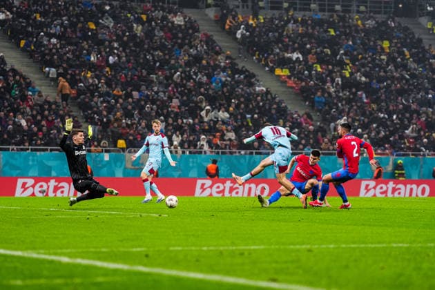 UEFA Europa League: Fotbal Club FCSB v Feyenoord Bucharest - Leo Sauer of Feyenoord during the sixth match of the UEFA Europa League 2025 2026. The match is set between Fotbal Club FCSB and Feyenoord at Arena Nationala on 11 December 2025 in Bucharest, Romania. Copyright: xTomxBodex
