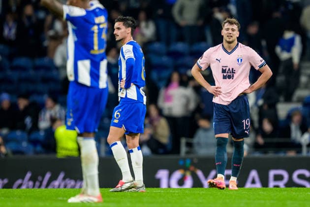 251211 Colin Rösler of Malmö FF looks dejected during the Europa League football match between Porto and Malmö FF on December 11, 2025 in Porto. Photo: Ludvig Thunman BILDBYRAN kod LT LT0761 fotboll football soccer fotball uefa europa league europa league porto malmö ff bbeng Copyright: LUDVIGxTHUNMAN BB251211LT110