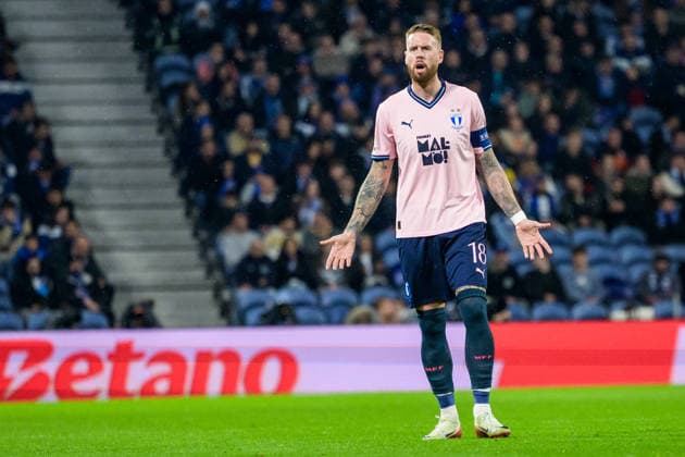 251211 Pontus Jansson of Malmö FF during the Europa League football match between Porto and Malmö FF on December 11, 2025 in Porto. Photo: Ludvig Thunman BILDBYRAN kod LT LT0761 fotboll football soccer fotball uefa europa league europa league porto malmö ff bbeng Copyright: LUDVIGxTHUNMAN BB251211LT111