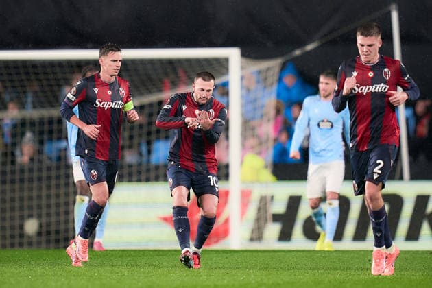 ESP: RC Celta - Bologna FC UEFA Europa League. Matchday 6. Federico Bernardeschi of Bologna FC celebrates after scoring goal during the UEFA Europa League match, between RC Celta and Bologna FC, Matchday 6, Balaidos Stadium on December 11, 2025 in Vigo, Spain. kpng Copyright: xPedroxMinax xPRESSINx PM_251211_CEL_BOL_021