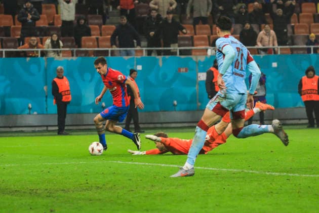 November, 11, 2025, UEFA EUROPA LEAGUE, League phase, Matchday 6, FCSB vs Feyenoord, Bucharest, National Arena Stadium 31 Juri Cisotti dribbles the opponent in speed t