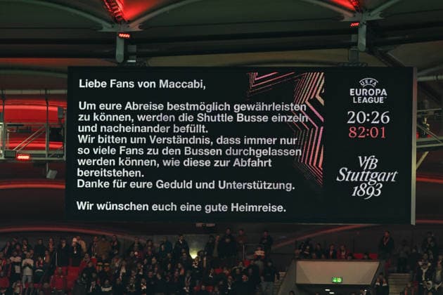 Europa League; VfB Stuttgart - Maccabi Tel Aviv; 11.12.2025 STUTTGART, GERMANY - 11. DECEMBER: eine Nachricht an die Gästefans auf der Anzeigetafel während dem Match zwischen dem VfB Stuttgart und Maccabi Tel Aviv am 6. Spieltag der UEFA Europa League Ligaphase in der MHP Arena