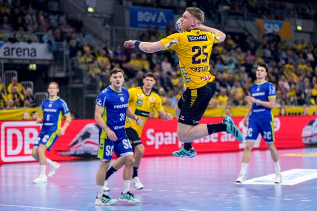 Haukur Thrastarson (RNL, 25), beim Sprungwurf, Wurf, Torwurf, Action, Aktion, Spielszene, 11.12.2025, Mannheim (Deutschland), Handball, Bundesliga, Rhein-Neckar Löwen - VfL Gummersbach