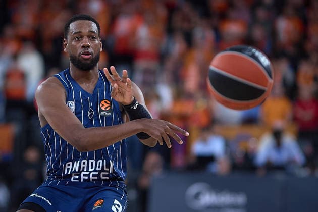 Valencia Basket v Anadolu Efes - Euroleague VALENCIA, SPAIN - DECEMBER 11: Anadolu Efes Jordan Loyd in action during the EuroLeague match between Valencia and Anadolu Efes in Valencia, Spain, on December 11, 2025. Pablo Morano Anadolu Valencia Spain. Editorial use only. Please get in touch for any other usage.  Copyright: x2025xAnadoluxPabloxMoranox