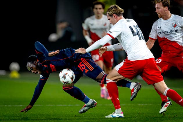 Nottingham Forest FC forwarder Arnaud Kalimuendo, FC Utrecht defender Matisse Didden during the match FC Utrecht vs Nottingham Forest FC at the Stadium de Galgenwaard for the Europa League - League phase - Matchday 6 season 2025-2026 in UTRECHT, Netherlands on 11 december 2025, (photo by Marcel van Dorst EYE4images DeFodi Images)