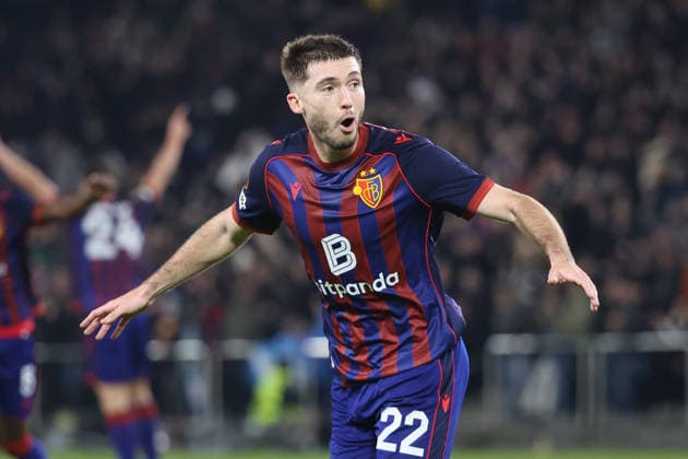 FC Basel - Aston Villa Torjubel Leo Leroy (FC Basel) 11.12.2025 Stadion St.Jakob Park Basel, SCHWEIZ, Saison 2025 2026 Herren Fussball UEFA Europa League FC Basel - Aston Villa Torjubel Leo Leroy (FC Basel)