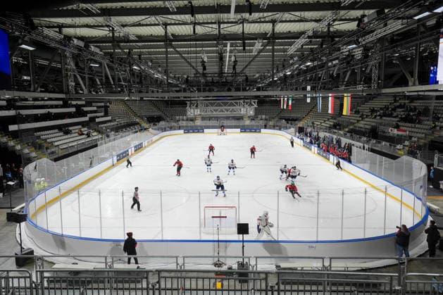 Giappone vs Italia per i IHF Mondiali Hockey Under 20 alla Rho Ice hockey, Eishockey Arena ,Milano (Italia) GiovedÃ¬ 11 Dicembre 2025 (Foto Claudio Furlan LaPresse) Japan vs Italy at the IHF Under-20 World Hockey Championships at the Rho Ice Hockey Arena, Milan (Italy) on Thursday, 11 December 2025 (Photo: Claudio Furlan LaPresse)  Copyright: xClaudioxFurlan LaPressex
